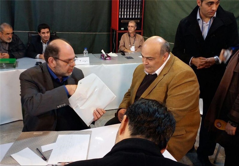 کارن خانلری در انتخابات مجلس شورای اسلامی ثبت‌نام کرد