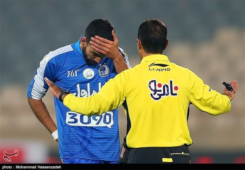 Esteghlal Midfielder Cheshmi Out for Season