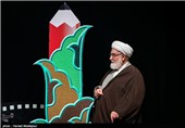 حجت‌الاسلام محمدی گلپایگانی رئیس دفتر مقام معظم رهبری در مراسم رونمایی از کتاب مجموعه اشعار آینه‌گردانی