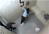 رفتار خشونت‌آمیز پلیس آمریکا با زن 47ساله + تصاویر