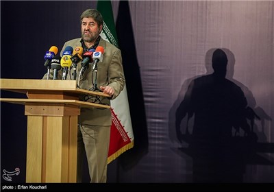 کنفرانس خبری علی مطهری پس از ثبت‌نام در انتخابات دهمین دوره مجلس شورای اسلامی - وزارت کشور 