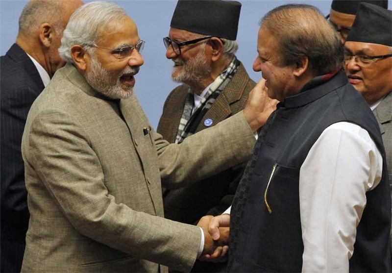Indian PM Makes Surprise Visit to Pakistan