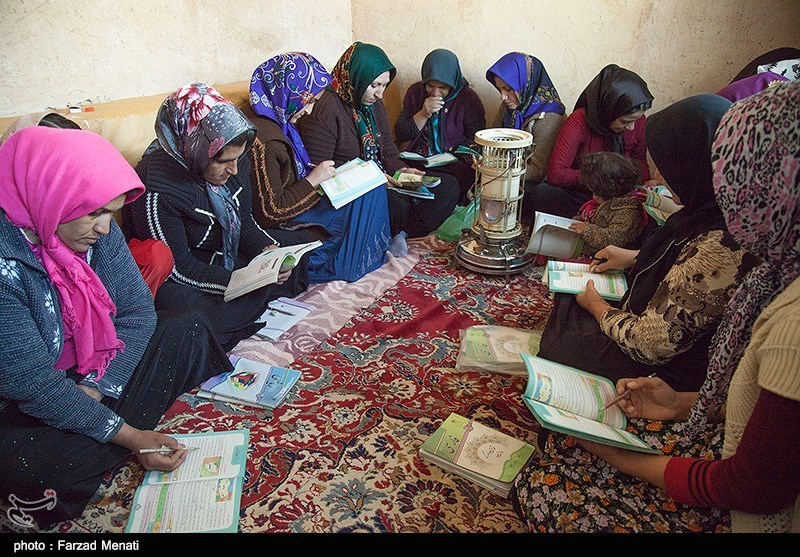 افراد بی‌سواد استان بوشهر شناسایی و به کلاس‌های درس هدایت می‌شوند