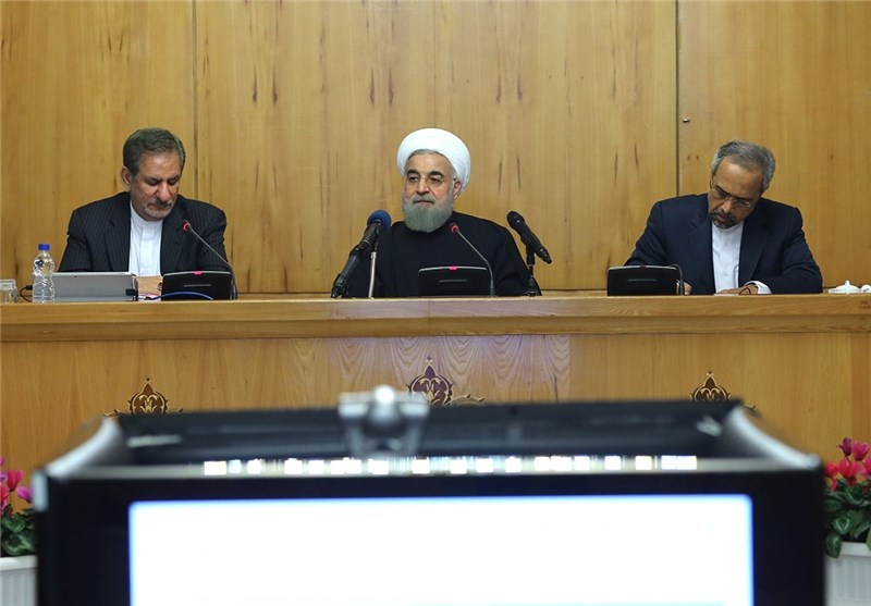 روحانی: هیچ قدرتی نمی‌تواند ملت ایران را به زانو درآورد