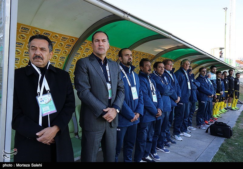 مربی سپاهان اردوی این تیم را در ترکیه ترک کرد