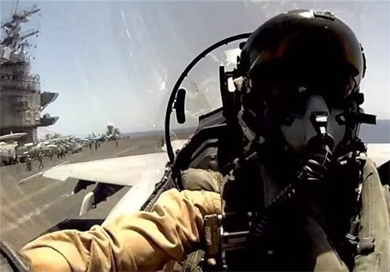 از پرواز مماس با آب تا شلیک موشک توسط خلبانان جنگنده + فیلم