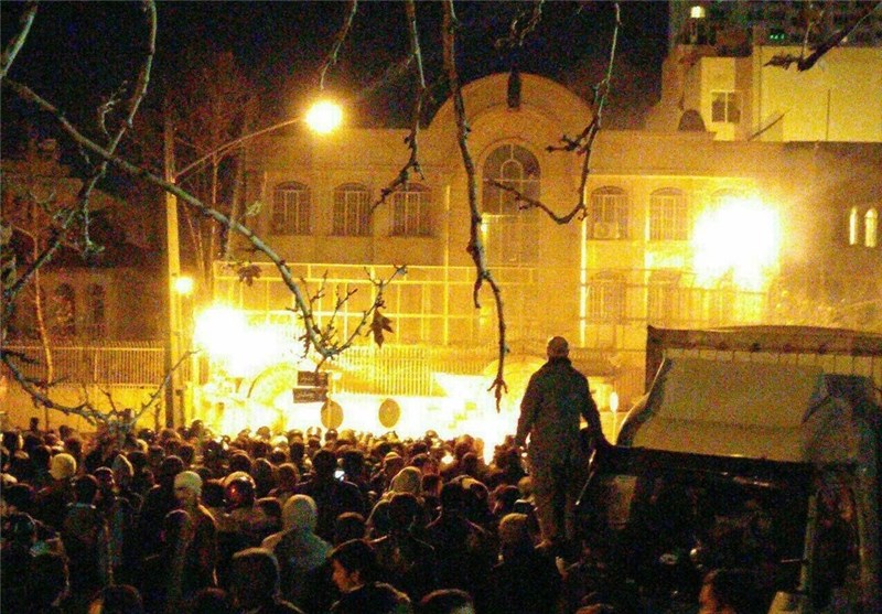 کارکنان سفارت عربستان به هنگام هجوم معترضان در ساختمان نبودند