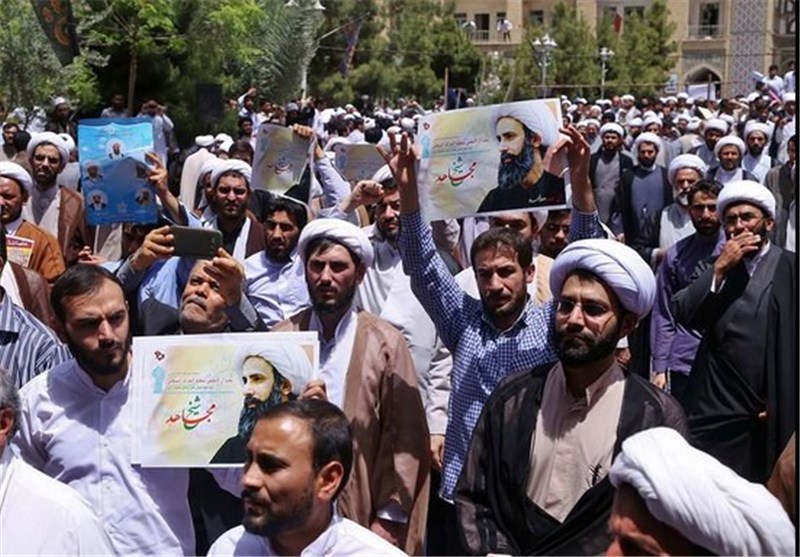 نمازگزاران جمعه در البرز علیه جنایات رژیم آل‌سعود تظاهرات کردند