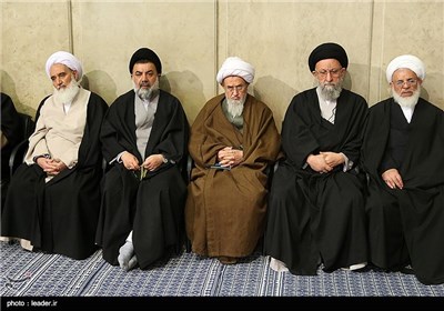 Supreme Leader Meets Friday Prayers Leaders in Tehran