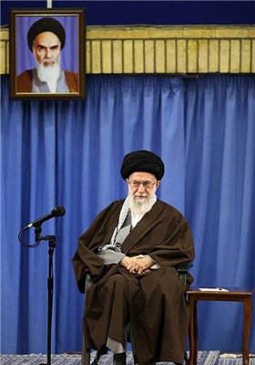 Supreme Leader Meets Friday Prayers Leaders in Tehran