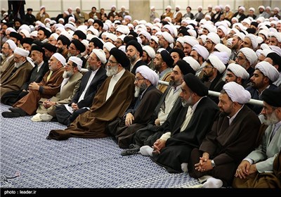 Supreme Leader Meets Friday Prayers Leaders in Tehran