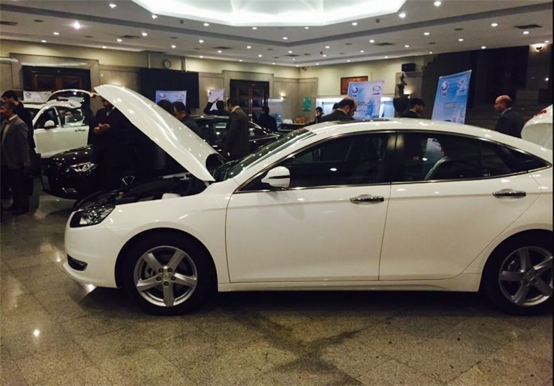 در تنگنا قرار دادن مردم برای خرید خودروی چینی، بی حرمتی به مردم است