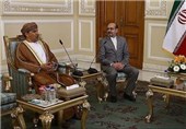 سفیر عمان: عربستان به دنبال تحت‌الشعاع قرار دادن توافق هسته‌ای است