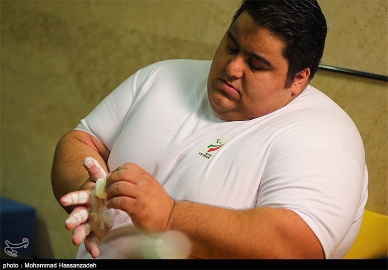 Iran’s Powerlifter Rahman Expresses Grief over Death of Joseano Felipe