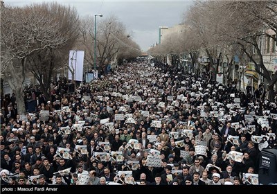 راهپیمایی نمازگزاران در اعتراض به اعدام شیخ نمر - تبریز