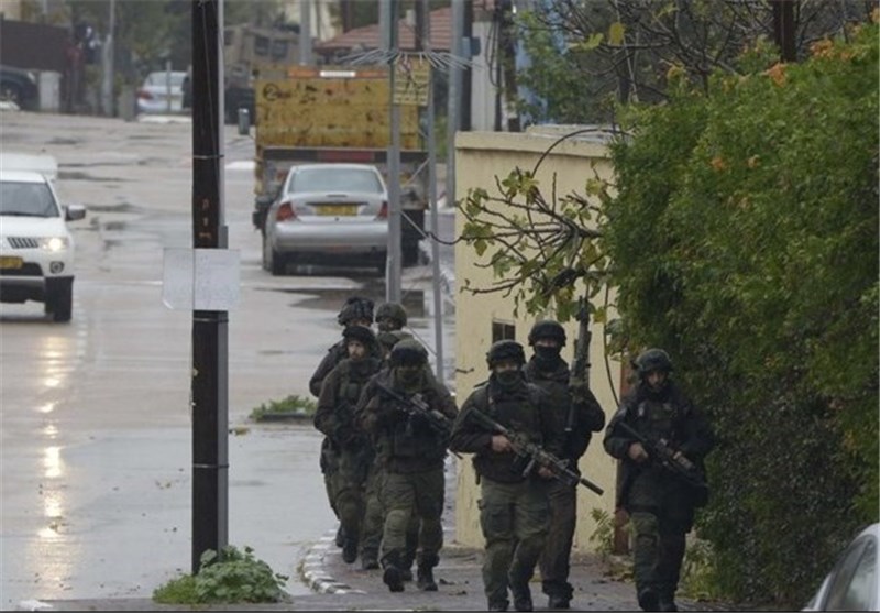 Israeli Forces Arrest Several Palestinians during Overnight Raids