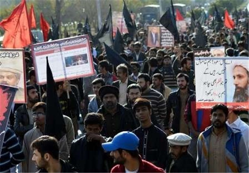 Protesters Slam Pakistan&apos;s Role in Saudi Anti-Terror Coalition