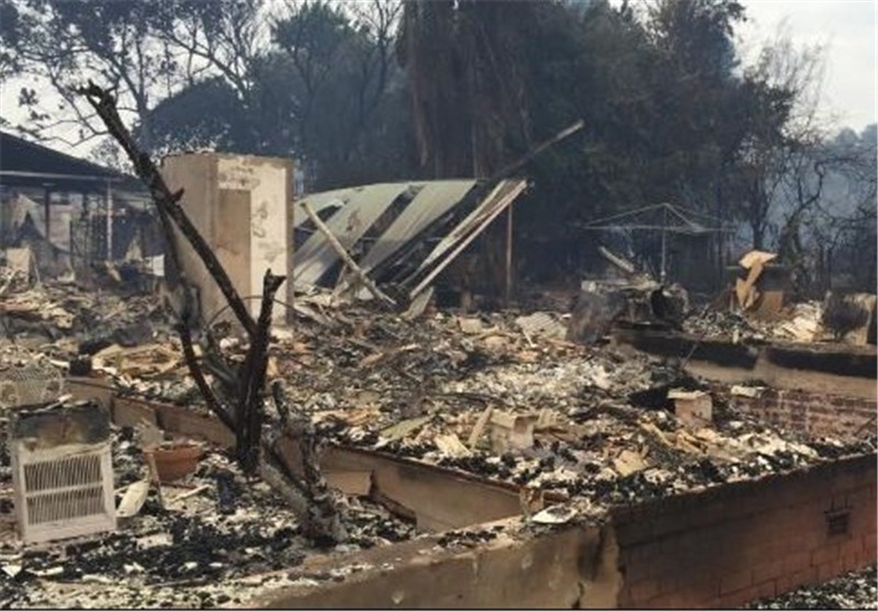 Two Dead as Firefighters Battle Huge Australia Bushfire