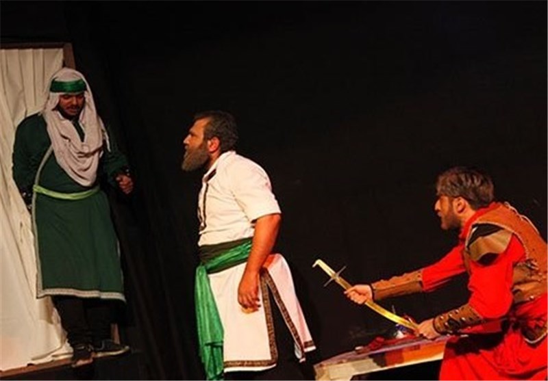 هنرمندان تئاتر خراسان شمالی در بجنورد نمایش اجرا می‌کنند