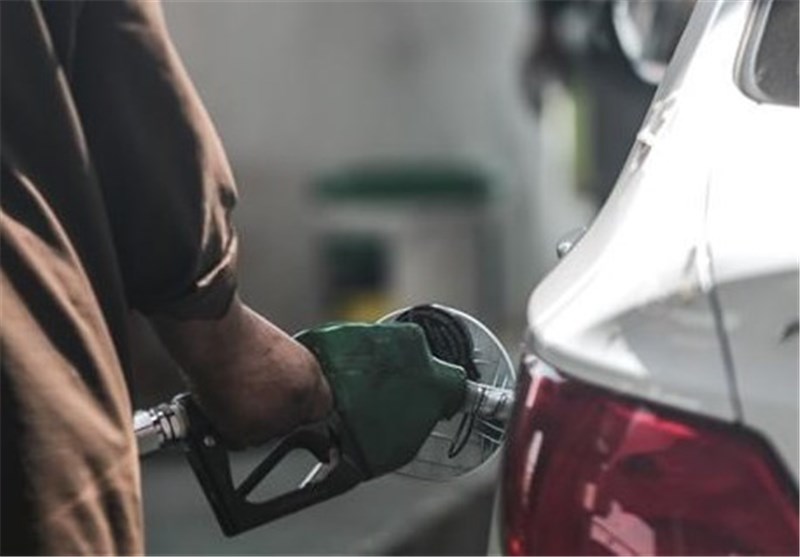 Bahrain, Oman Cut Gas Subsidies as Oil Hits 12-Year Low