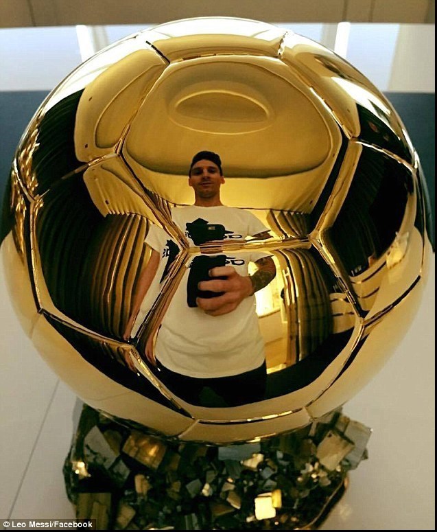 تاریخ مراسم توپ طلا 2025