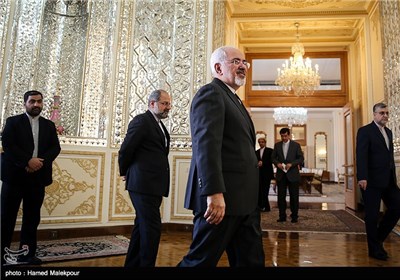 Iran’s Zarif, Indonesia’s Marsudi Meet in Tehran