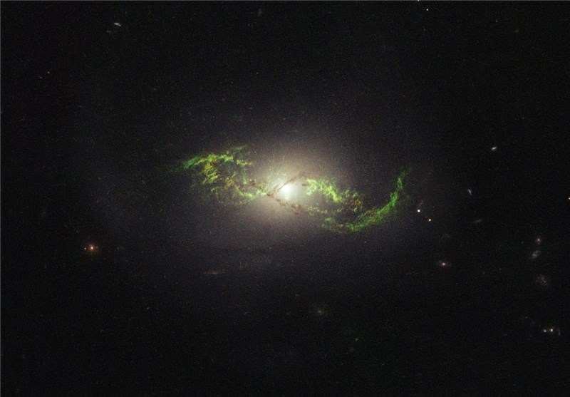 Green Pea Galaxy Provides Insights to Early Universe Evolution