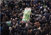 پیکر شهید نیروی انتظامی در استان لرستان تشییع و خاکسپاری شد