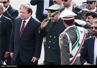 Pakistani PM Sharif in Tehran for Official Visit