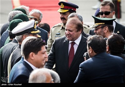 Pakistani PM Sharif in Tehran for Official Visit