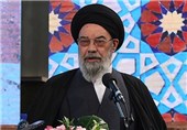 امام جمعه اصفهان: انقلاب اسلامی در زمان دفاع مقدس ابهت دشمنان را شکست