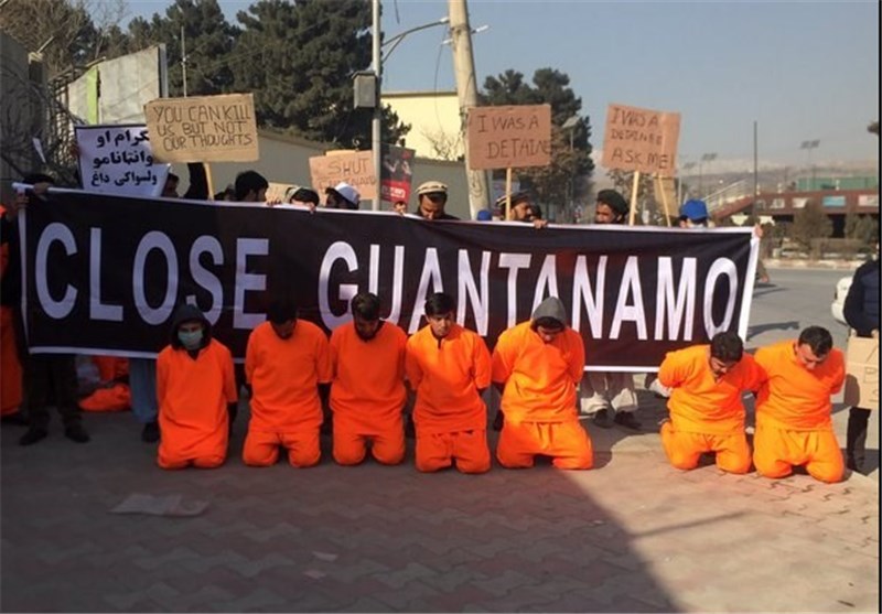 تظاهرات مقابل سفارت آمریکا در کابل؛ زندان‌های «گوانتانامو» و «بگرام» تعطیل شوند