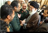 فیلم/دیدار پاسداران بازداشت‌کننده نظامیان متجاوز آمریکایی با امام خامنه‌ای