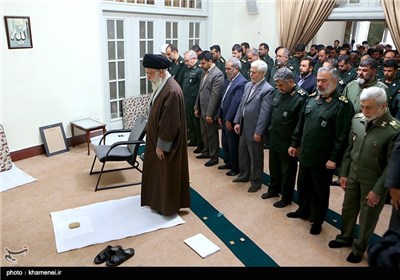 Leader Meets IRGC Capturers of US Intrusive Sailors