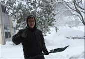 US Blizzard Kills 25, Washington Struggles to Rebound