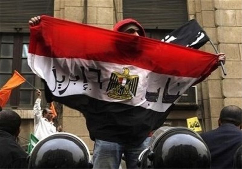 از حراج تابعیت مصری تا افزایش حقوق و مزایای فرماندهان ارتش