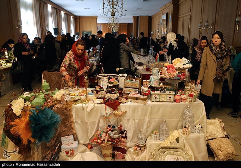 نمایشگاه خیریه فروش کالاهای تولید داخل در پارک طوبی تبریز گشایش یافت
