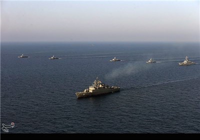 مناورة انزال الغواصين والتشكيلات القتالية للسفن الحربية