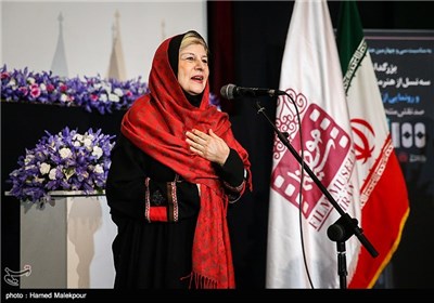سخنرانی شهلا ناظریان در مراسم بزرگداشت سه نسل از هنرمندان دوبله ایران