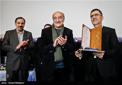 تقدیر از خسرو خسروشاهی در مراسم بزرگداشت سه نسل از هنرمندان دوبله ایران