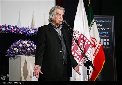 سخنرانی منوچهر اسماعیلی در مراسم بزرگداشت سه نسل از هنرمندان دوبله ایران