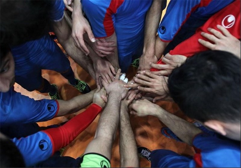 Iran Futsal Team Coach Nazemosharia Optimistic about Winning Title