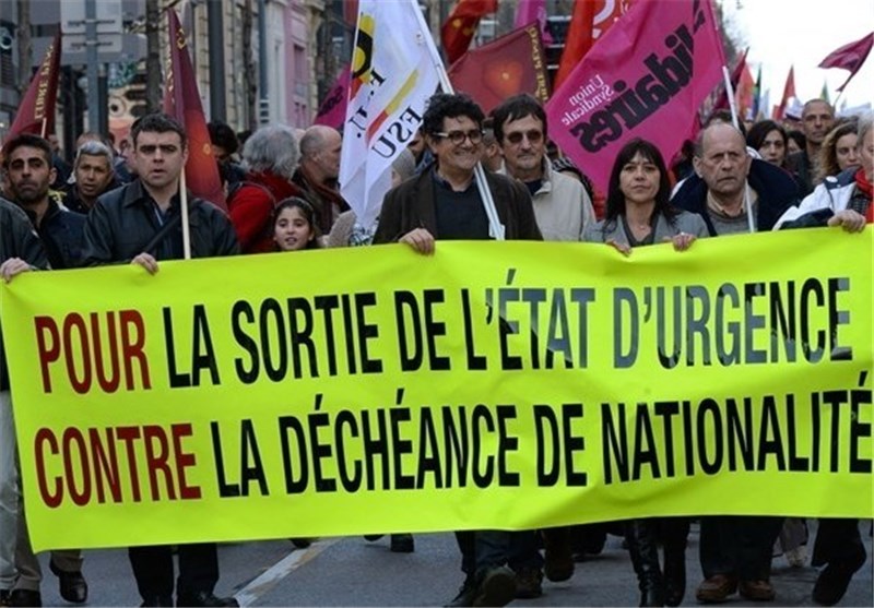 Protesters in Paris Oppose Proposed Extension of State of Emergency