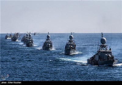 Parade Marks End of Iran’s Navy Drill