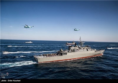 Parade Marks End of Iran’s Navy Drill