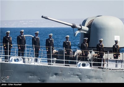 Parade Marks End of Iran’s Navy Drill