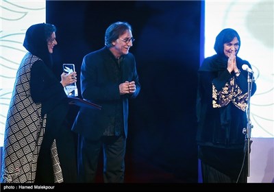 بزرگداشت رویا تیموریان در مراسم افتتاحیه سی و چهارمین جشنواره فیلم فجر