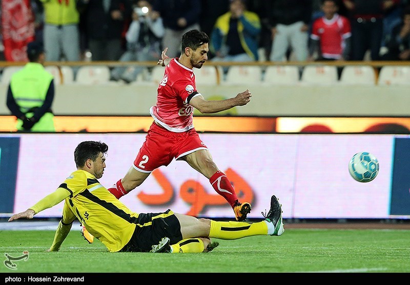 Esteghlal, Persepolis Held at Iran Professional League