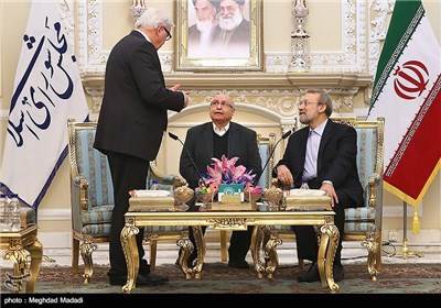 Germany’s Steinmeier Meets with Iran’s Speaker Larijani