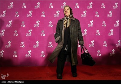 شیرین یزدانبخش بازیگر فیلم سینمایی ابد و یک روز در سومین روز سی و چهارمین جشنواره فیلم فجر - برج میلاد 